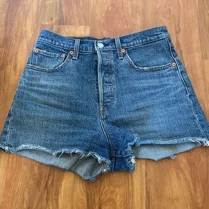 Levi’s Ribcage Short
